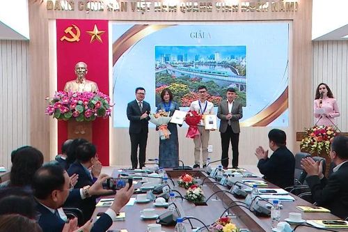 Trao giải Cuộc thi ảnh báo chí 'Việt Nam trên hành trình đổi mới'