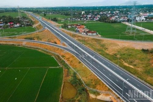 Thủ tướng yêu cầu đưa các tuyến cao tốc từ Quảng Ngãi tới Gia Lai vào khai thác trước 10/3