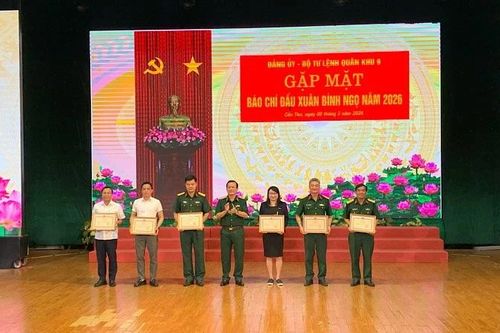 Quân khu 9 gặp mặt báo chí đầu xuân Bính Ngọ 2026