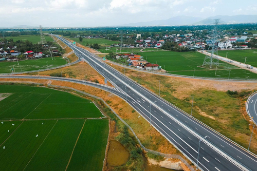 Đưa cao tốc từ Quảng Ngãi tới Gia Lai vào khai thác trước ngày 10-3