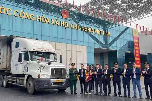 Khơi thông thêm 'mạch máu' giao thương