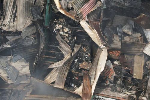 Lửa cháy lan nhiều nhà trong hẻm nhỏ ở TPHCM