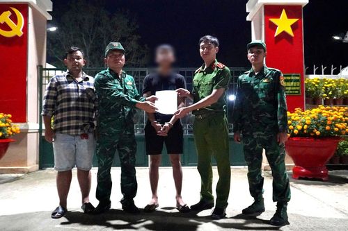 Bắt giữ nghi phạm giết người trốn sang Campuchia