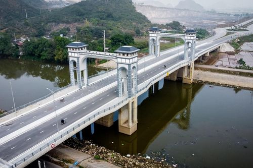 Cận cảnh cây cầu có tháp vọng cảnh độc đáo trên tuyến đường nghìn tỷ ở Ninh Bình