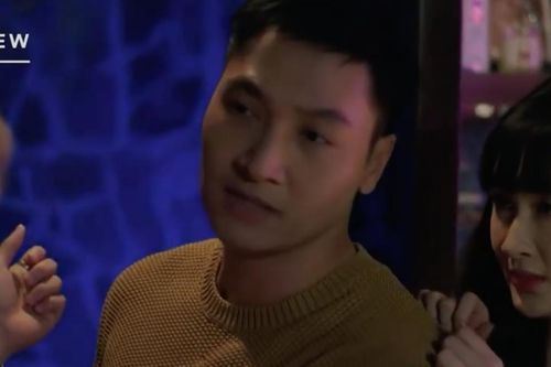 'Bước chân vào đời' tập 7: Trang bị sàm sỡ trong quán bar vì mặc như gái bao