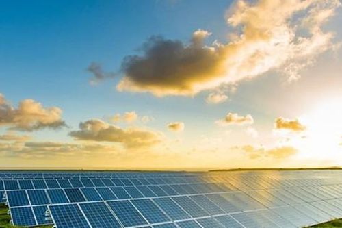 Lắp đặt pin mặt trời có thật sự giúp 'dùng điện miễn phí'?