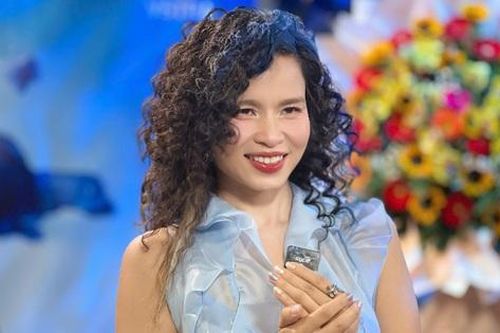 Nữ ca sĩ 'điên bậc nhất showbiz Việt': Tái xuất sau thời gian dài vắng bóng