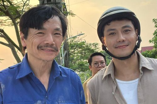 Ảnh hậu trường của NSND Trung Anh và Thanh Sơn gây chú ý