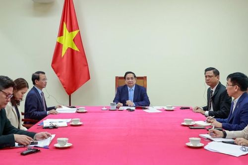 Thủ tướng Phạm Minh Chính trao đổi với Thủ tướng Kuwait về cung ứng dầu thô và ổn định Trung Đông