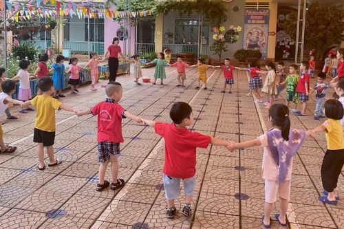 Mỗi giáo viên mầm non không kiêm nhiệm quá 2 nhiệm vụ