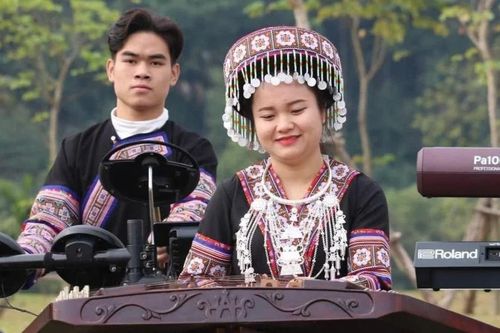 Người thắp lửa đam mê nhạc cụ dân tộc