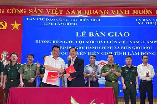 Bàn giao hơn 23 km đường biên, mốc giới cho xã biên giới Thuận Hạnh quản lý