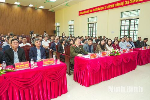 Ứng cử viên đại biểu Quốc hội và HĐND tỉnh khóa XVI tiếp xúc cử tri vận động bầu cử tại các địa phương