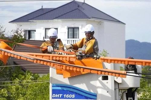 Những 'chiến sĩ' áo cam thầm lặng