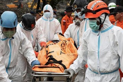 Sập núi rác tại bãi chôn lấp lớn nhất Indonesia khiến nhiều người thiệt mạng, mất tích