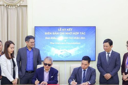 Hợp tác thúc đẩy chuyển đổi số giáo dục tại 248 trường vùng biên