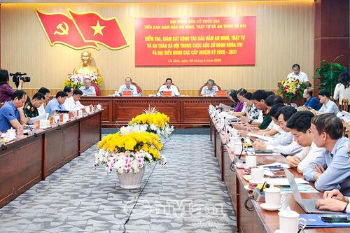 Phó Chủ tịch Quốc hội Trần Quang Phương làm việc với Ủy ban Bầu cử tỉnh Cà Mau