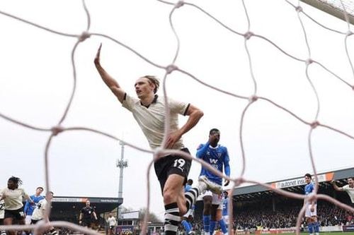 Port Vale gây sốc loại Sunderland khỏi FA Cup bằng chiến thắng tối thiểu