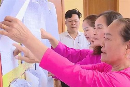 Đồng bào dân tộc sẵn sàng cho ngày hội toàn dân