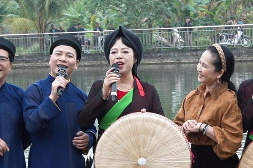Về Lễ hội truyền thống chùa Kim Sơn – Làng Quả Cảm nghe quan họ Bắc Ninh