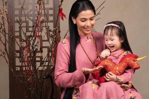 Á hậu Trương Thị May ăn chay trường từ nhỏ, tuổi U40 nhan sắc thăng hạng vừa công khai con gái 4 tuổi