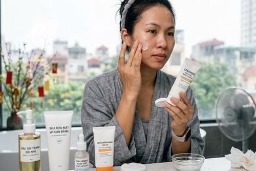Bí quyết giữ vẻ rạng rỡ cho làn da 'quá tải' đầu xuân