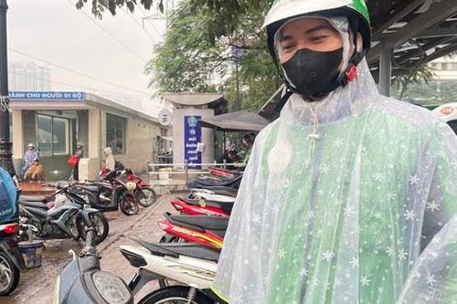 Giá xăng tăng, tài xế xe dịch vụ thêm nỗi lo mưu sinh