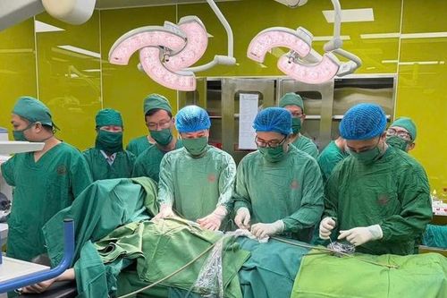 Kích hoạt báo động đỏ liên viện cứu sống thanh niên bị vết thương thấu ngực nguy kịch