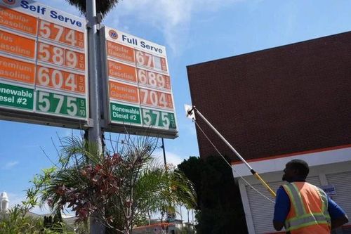 Giá xăng ở California tăng cao đến mức 'không thể tin được'