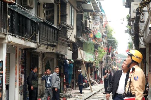 Công an Hà Nội quyết liệt xử lý vi phạm an toàn giao thông đường sắt