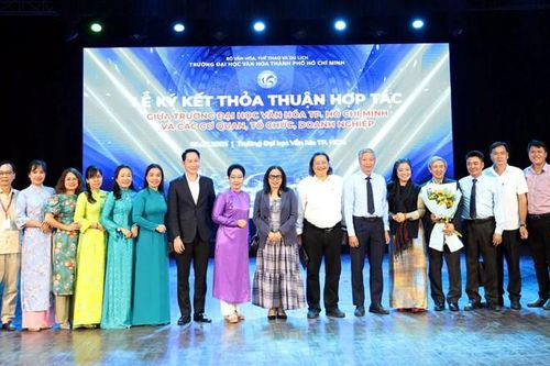 Chuỗi hoạt động tưởng niệm 100 năm ngày mất Phan Châu Trinh