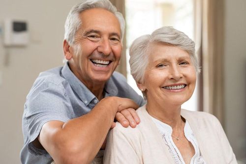 Uống vitamin tổng hợp giúp làm chậm quá trình lão hóa ở người cao tuổi