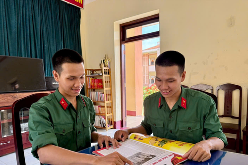 Quân khu 9: Anh em song sinh cùng nhập ngũ