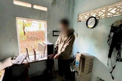 Khuân trộm đồ về nhà giấu