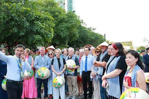 Mở rộng trải nghiệm, chinh phục khách quốc tế