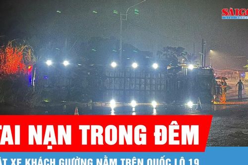 Lật xe khách trên Quốc lộ 19 khiến 2 người nhập viện