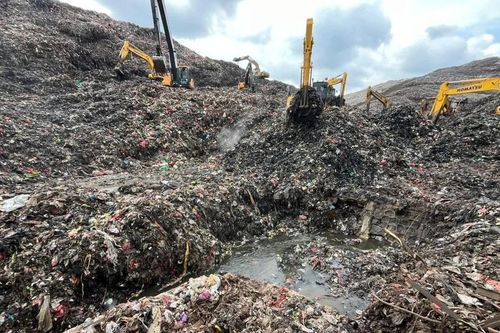 Bãi rác lớn nhất Indonesia sạt lở khiến nhiều người thiệt mạng, mất tích