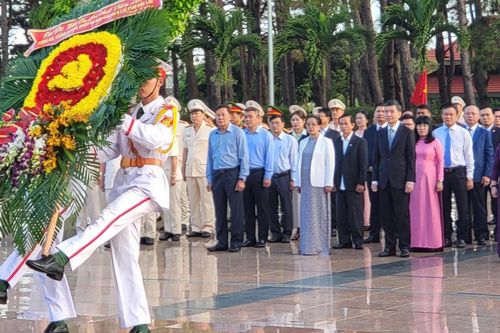 Đắk Lắk: Dâng hương tri ân các anh hùng liệt sĩ tại di tích Nhà đày Buôn Ma Thuột