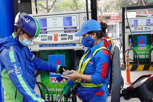 Giá xăng dầu trong nước tăng cao, dư địa nào để hạ nhiệt?