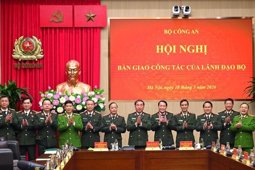 Thượng tướng Trần Quốc Tỏ bàn giao công tác tại Bộ Công an