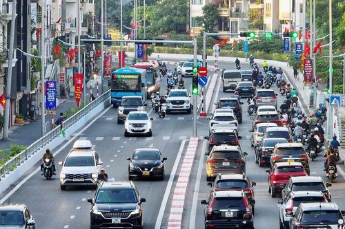 Hà Nội rào chắn đường Âu Cơ – Nghi Tàm để thi công cầu Tứ Liên