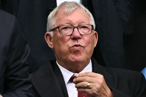 Hành trình 26 năm của Sir Alex Ferguson: Từ kẻ thách thức đến vị vua bất tử tại Man United