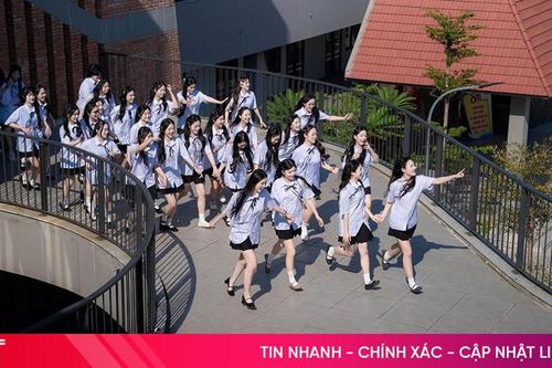Học sinh cuối cấp rộn ràng chụp ảnh kỷ yếu sớm