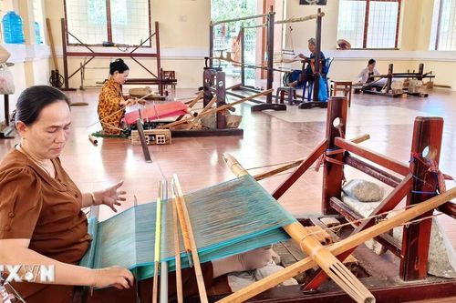 Khánh Hòa: Phát huy giá trị làng nghề Chăm gắn với phát triển du lịch