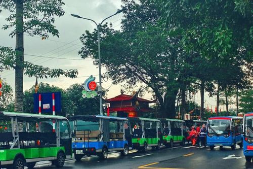 Siết các hoạt động vận chuyển khách trong mùa lễ hội du lịch chùa Hương