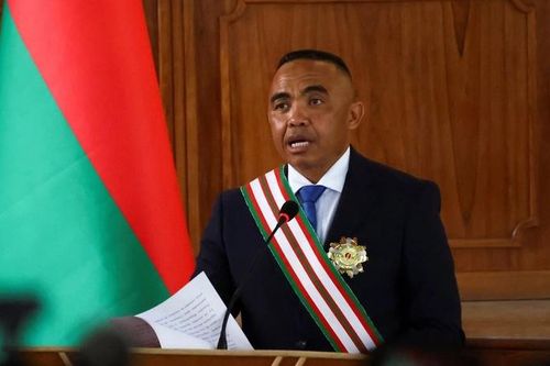 Tổng thống Madagascar giải tán Chính phủ