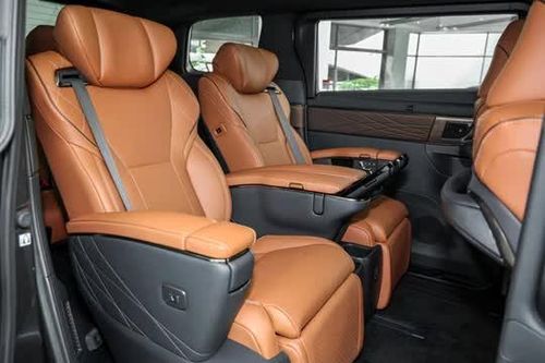 Toyota giới thiệu xe MPV hạng sang, giá hơn 3,6 tỷ đồng