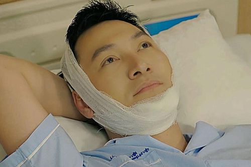 Mạnh Trường bị chấn thương, phản ứng khán giả gây chú ý