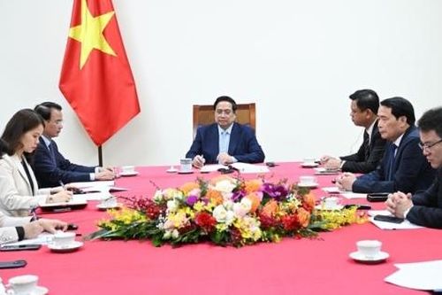 Thủ tướng điện đàm với Tổng thống UAE, Thủ tướng Qatar bàn về hợp tác năng lượng