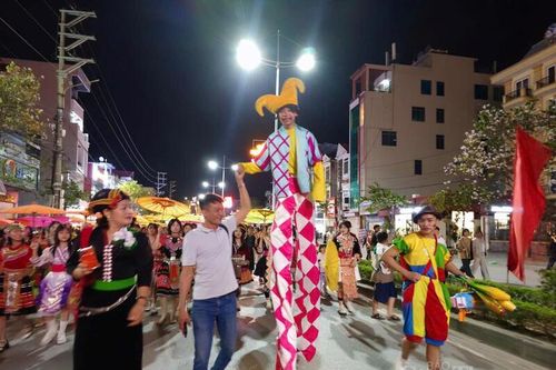Điện Biên: Gần 3.000 diễn viên, quần chúng tham gia Carnaval đường phố